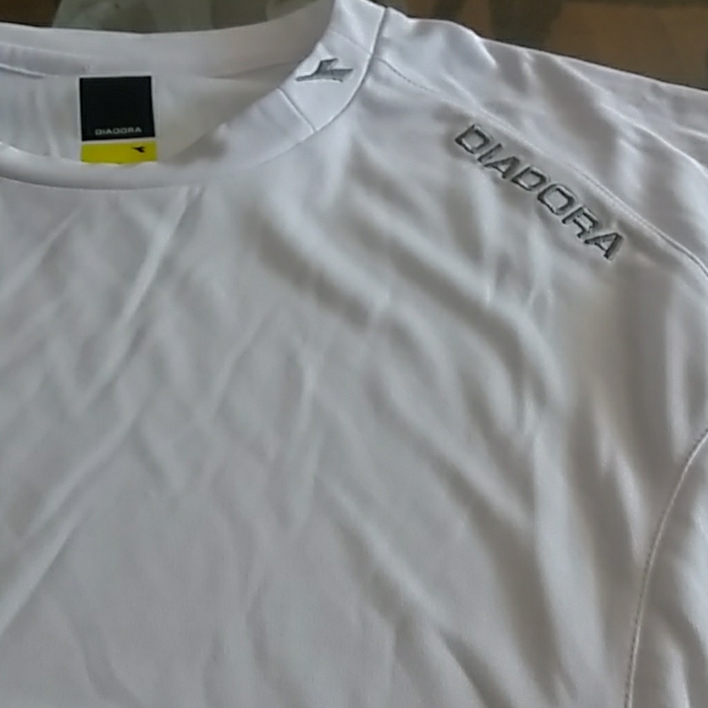 Athletic tee shirt